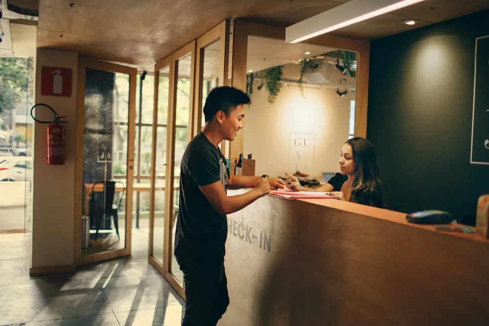 empleo recepcionista España
