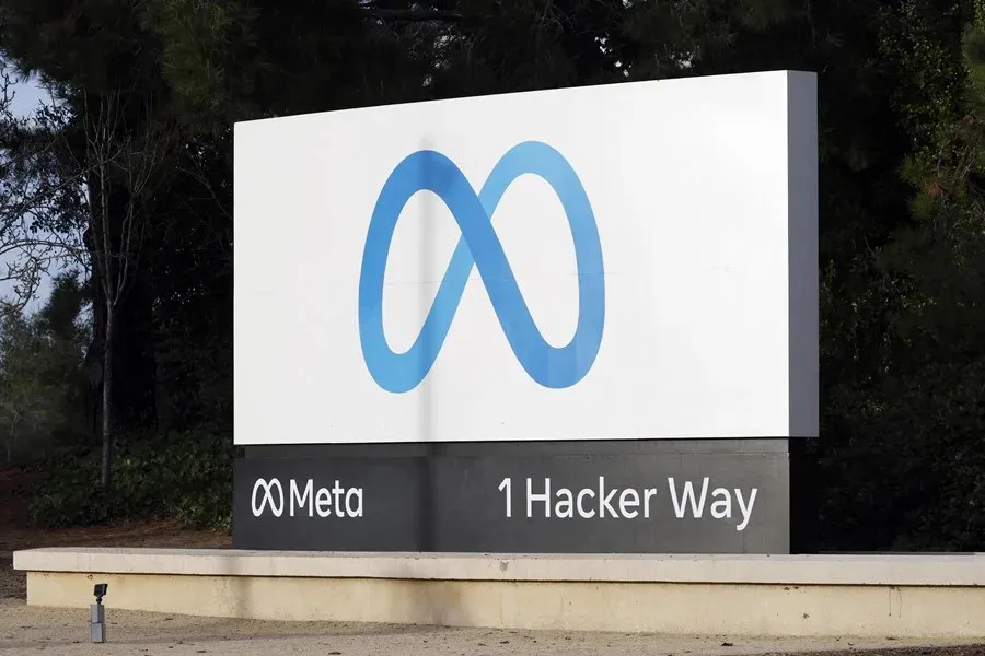 Logo de Meta en su sede central, en Menlo Park, California EEUU|EFE/EPA/John G. Mabanglo Meta demanda a la empresa que promocionaba una aplicación para «desnudar» a las personas