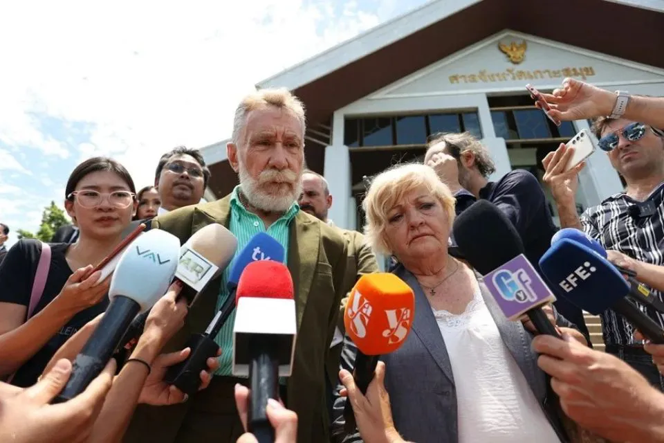 Los abogados españoles de David Sancho|Foto: EFE/EPA/Sitthipong Charoenjai La defensa de Daniel Sancho pide repetir el juicio 