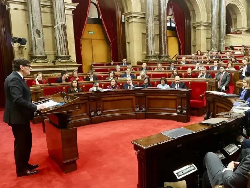 cataluna-parlament-aprueba-ley-alquiler|Foto: El Mundo/Rubén Moreno El Parlament aprueba una ley que regula el alquiler de temporada y por habitaciones para aplicar la limitación de precios en zonas tensionadas y evitar fraudes contractuales