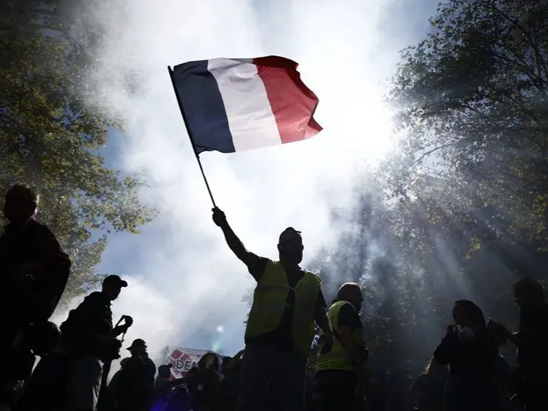 Protesta sindical en Francia|Foto: EFE/EPA/Yoan Valat Francia: decenas de detenidos en protestas sindicales contra el ajuste presupuestario
