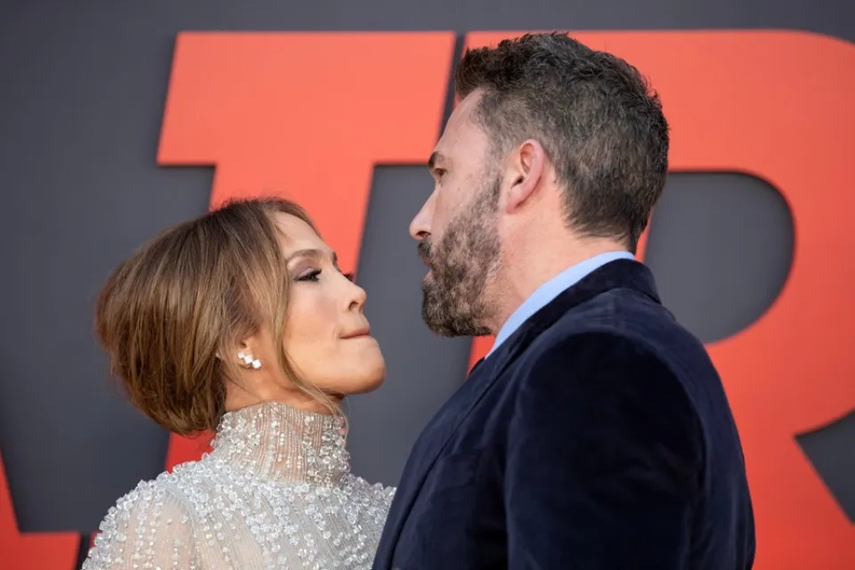 Jennifer López y Ben Affleck, en una imagen de archivo. EFE/EPA/Etienne Laurent