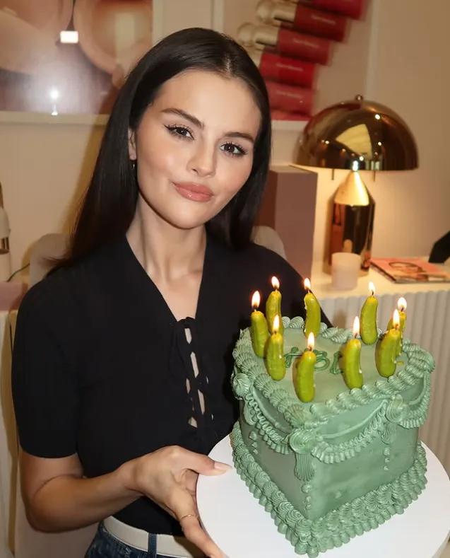 Boda de Selena Gómez. Foto: Instagram / @selenagomez La cantante Selena Gómez decidió alejarse del pastel de boda tradicional por preferir otro postre 