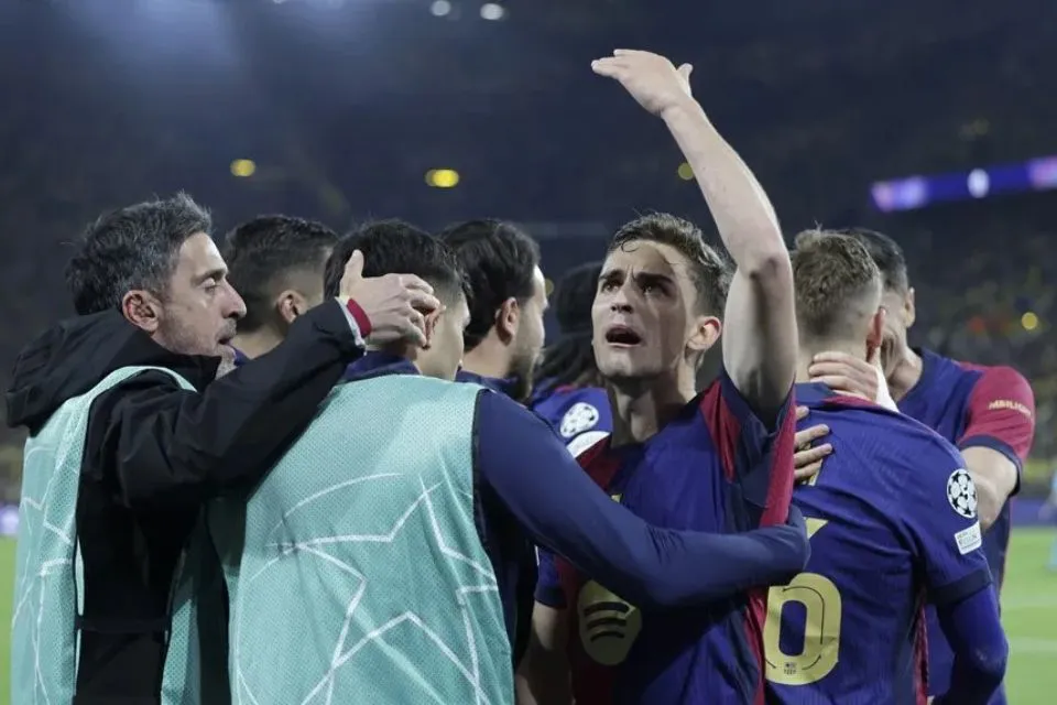 Jugadores del Barcelona celebrando|Foto: EFE/EPA/Christopher Neundorf El Barcelona vuelve a una semifinal de la Champions tras seis años 


