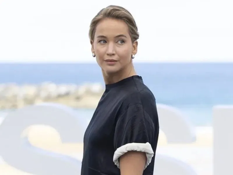 La actriz Jennifer Lawrence en el 73 Festival Internacional de Cine de San Sebastián|Foto: FE/Javier Etxezarreta Jennifer Lawrence gana el Donostia y alerta sobre la libertad de expresión en EEUU 


