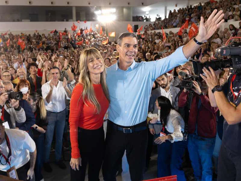 El presidente Pedro Sánchez y Begoña Gómez durante un acto institucional|Foto: Europa Press 