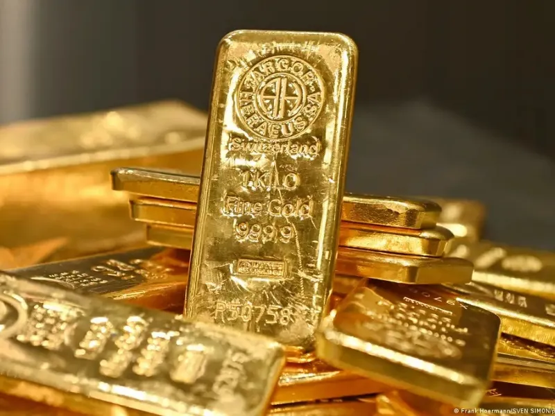 lingotes-oro-record-historico-5100-dolares|Foto: DW/Frank Hoermann/Sven Simon/picture alliance El oro alcanza un récord histórico de 5.109 dólares por onza. Análisis de las claves de esta subida: tensiones geopolíticas y compras de los bancos centrales
