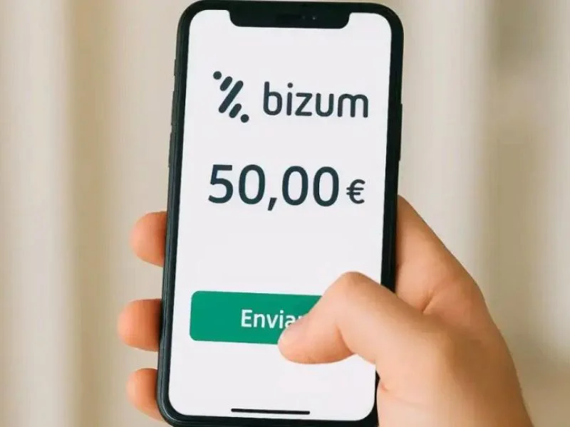 usuario-pagando-con-movil-bizum-en-un-comercio-fisico|Foto: 20minutos 