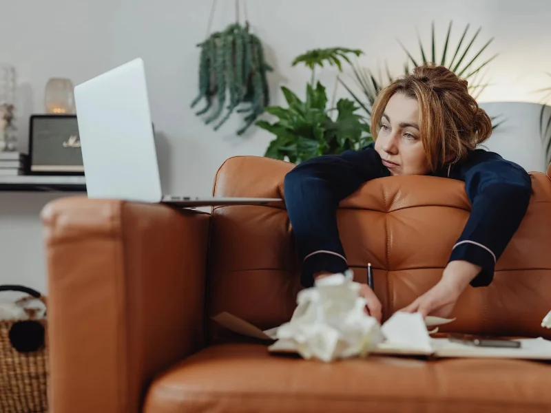 Teletrabajo y salud mental: riesgos del empleo a distancia