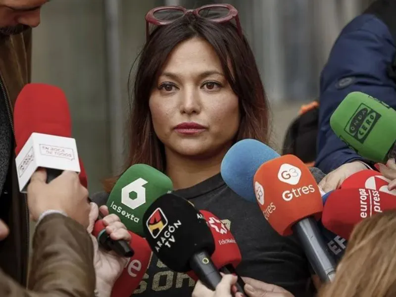 elisa-mouliaa-denuncia-errejon-retirada-acusacion-juzgados|Foto: EFE/Daniel González La actriz Elisa Mouliaá abandona el proceso judicial contra Íñigo Errejón por motivos de salud y desgaste, aunque sostiene la veracidad de su denuncia inicial