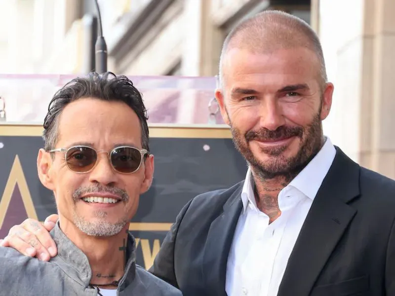 marc-anthony-declaraciones-familia-beckham-boda-brooklyn-nicola-peltz|Foto: Hola.com/Getty Images  Marc Anthony responde con contundencia a las acusaciones de Brooklyn Beckham sobre su boda. Defiende a David y Victoria calificando la situación de 