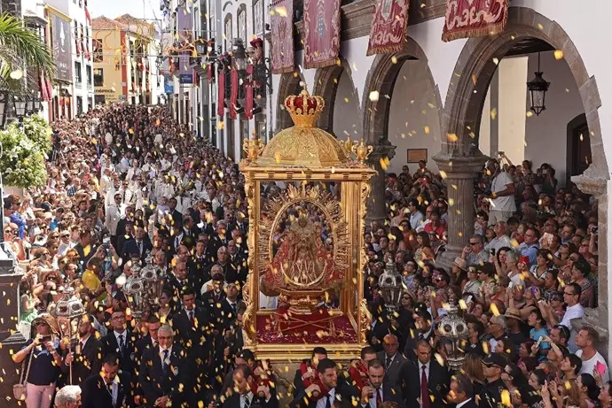 La Palma se prepara para la Bajada de la Virgen de las Nieves|Foto: Europa Press/Turismo La Palma Conoce las fechas y programa de la Bajada de la Virgen de las Nieves La Palma 2025