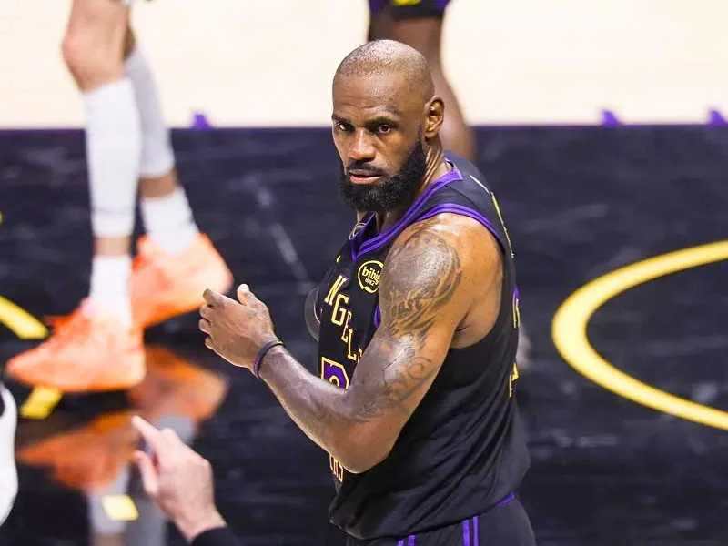 LeBron James durante un partido de la NBA|Foto: EFE 