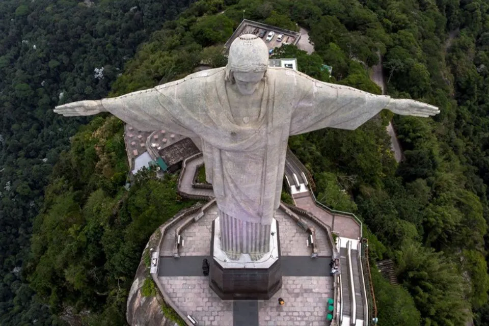Estatua del Cristo Redentor, en Río de Janeiro en Brasil|Foto: EFE/Antonio Lacerda Cierran el acceso al Cristo Redentor por la muerte de un turista