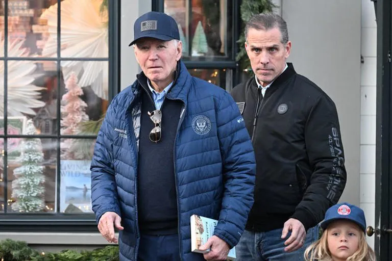El presidente Joe Biden y su hijo Hunter - Foto: La Vanguardia/Reuters/Craig Hudson 