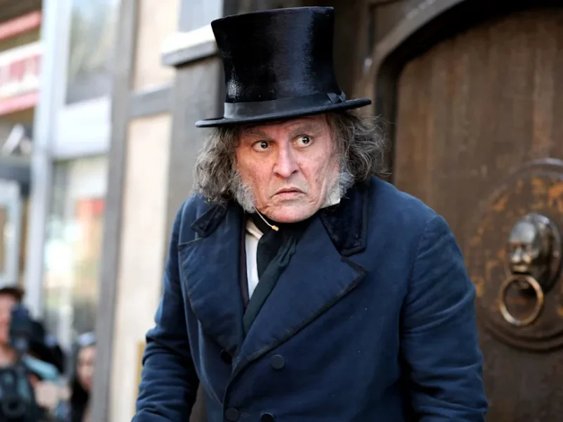 Johnny Depp caracterizado como Ebenezer Scrooge para la película 'Ebenezer'|Foto: Getty Images 
