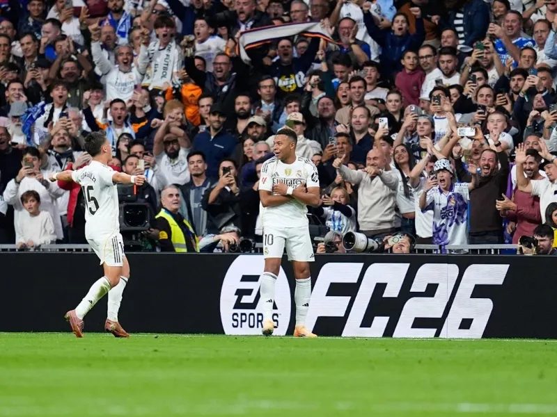 El Real Madrid vence al Barça y se afianza como líder de LaLiga|Foto: Europa Press/Dennis Agyeman/AFP7  Real Madrid venció 2-1 al FC Barcelona en el Clásico con goles de Mbappé y Bellingham. Polémica, tensión y liderato blanco en LaLiga EA Sports
