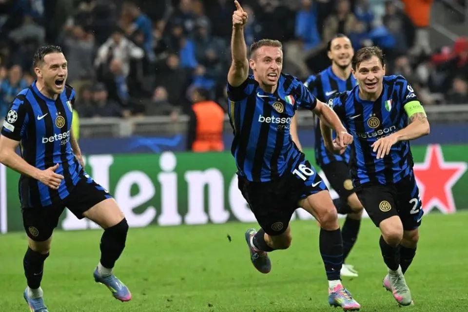 Davide Frattesi celebra tras anotar el 4-3 para el Inter de Milán ante el Barcelona|Foto: EFE/Daniel Dal Zennaro El Inter de Milán se lleva el cupo a la final de la Liga de Campeones