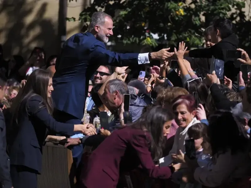 Los Reyes Felipe VI y Letizia y la Princesa Leonor en Viana|Europa Press/Eduardo Sanz La princesa Leonor visita Viana y revive la histórica visita de Felipe VI