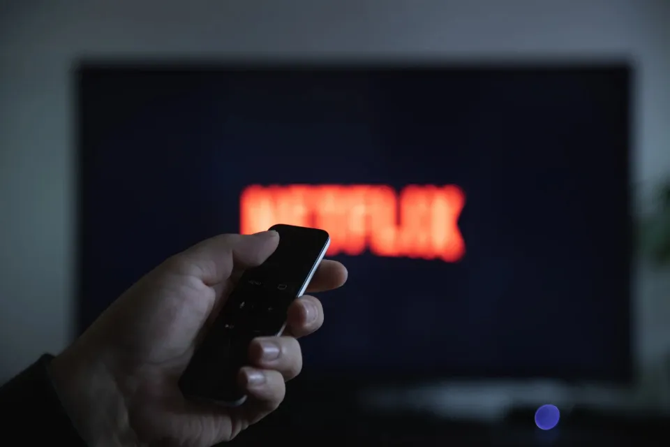 Netflix  Descubre cómo ahorrar hasta 400€ al año con Netflix o Disney+