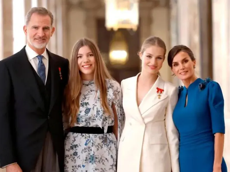 Familia Real / Foto: Casa de S.M. el Rey Aunque la Navidad es principalmente familiar, la Familia Real dedica tiempo a actividades solidarias, como visitas privadas a hospitales o centros benéficos