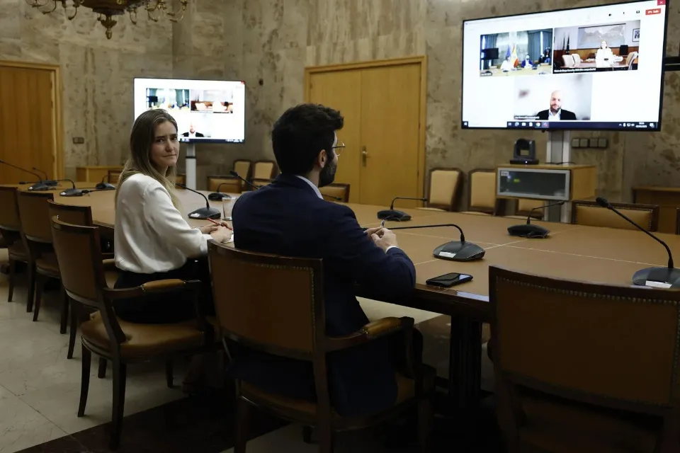 Sara Aagesen (España) y María da Graça Carvalho (Portugal)|Foto: EFE/Sergio Pérez España y Portugal crean un grupo de seguimiento para identificar las causas del apagón eléctrico