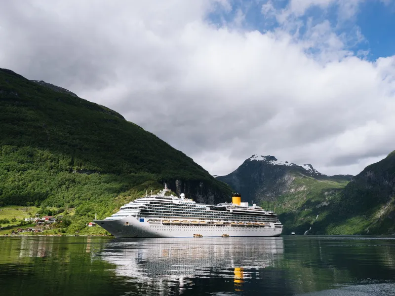 China lanza su primer crucero fluvial en Europa  Century Cruises lanza su primer crucero fluvial en Europa para 2026, apostando por turismo sostenible y cooperación China-UE
